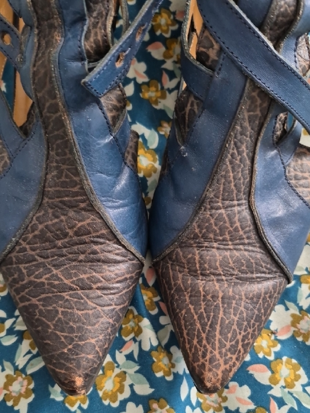 Fluevog Bekkie's Size 7 Women’s Blue Leather Pointed-Toe Heels - Picture 8 of 11